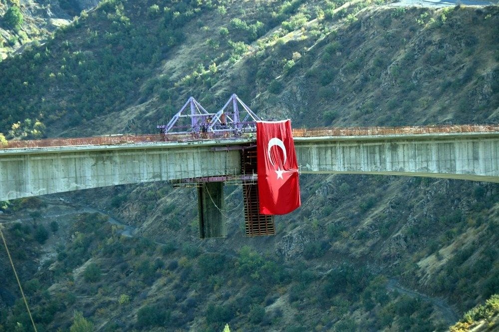 Türkiye'nin en yüksek köprüsü açılıyor