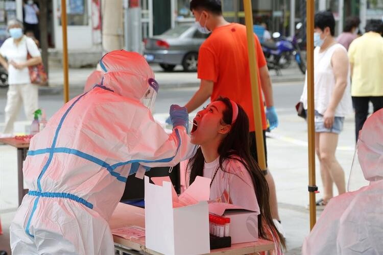 Bilim insanları uyardı: Kovid-19 mutasyona uğradı, 10 kat daha hızlı yayılıyor!