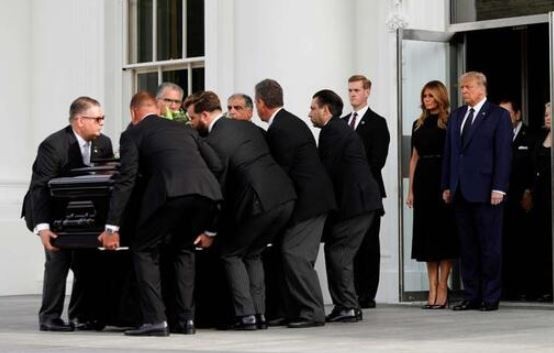 Trump’ın kardeşine Beyaz Saray’da özel cenaze töreni
