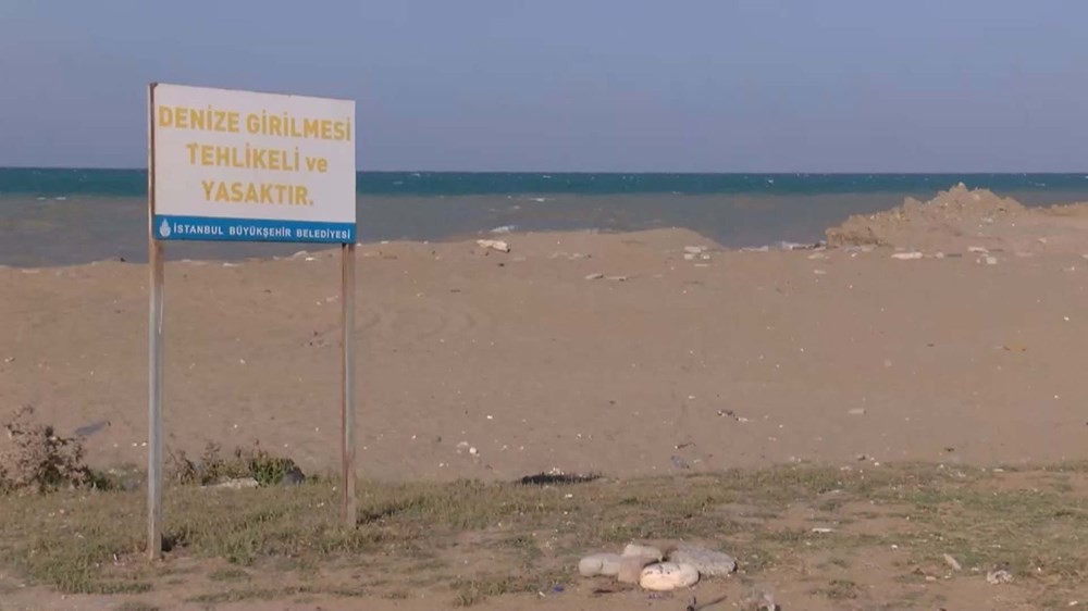 Eyüpsultan'da hafriyat kamyonu isyanı: Denizin rengi değişti