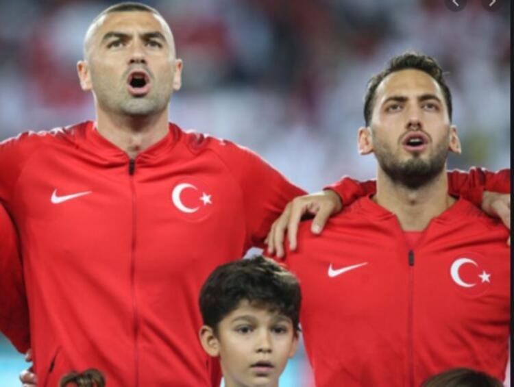 Burak Yılmaz evini Hakan Çalhanoğlu'na sattı! 
