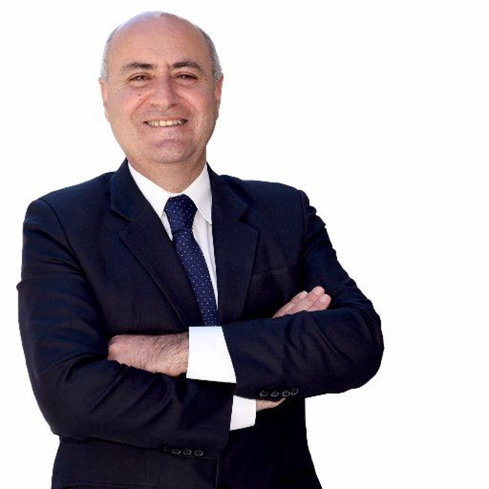 Malta Hükümeti, Prens George’a hediye edilen köpek balığı dişini geri istiyor