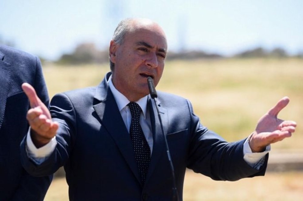 Malta Hükümeti, Prens George’a hediye edilen köpek balığı dişini geri istiyor