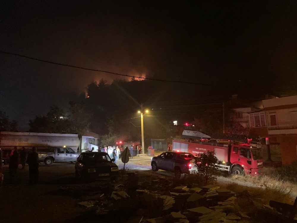 Mahalle boşaltıldı! Manisa'da korkutan orman yangını