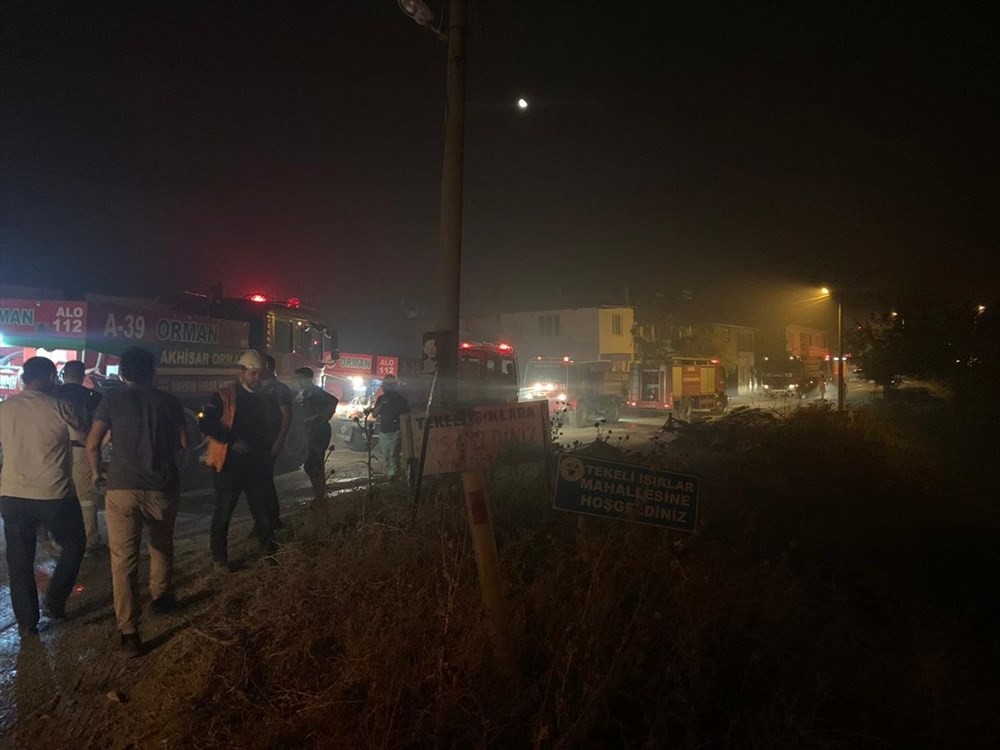 Mahalle boşaltıldı! Manisa'da korkutan orman yangını