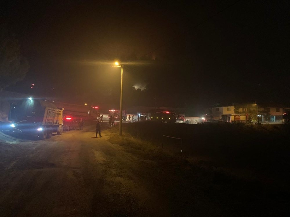 Mahalle boşaltıldı! Manisa'da korkutan orman yangını