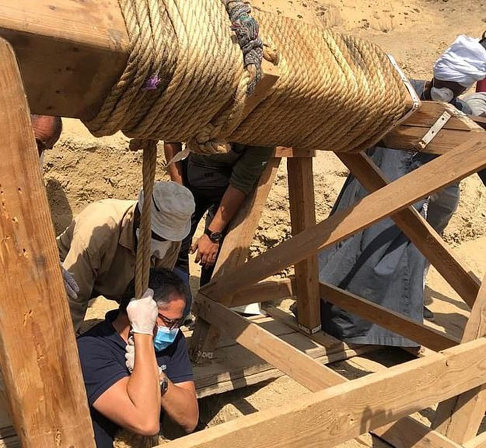 Mısır’da 2 bin 500 yıllık 13 tahta tabut bulundu