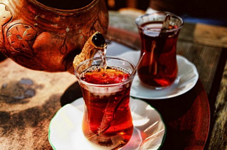 Çay içen yaşlılar daha zeki oluyor