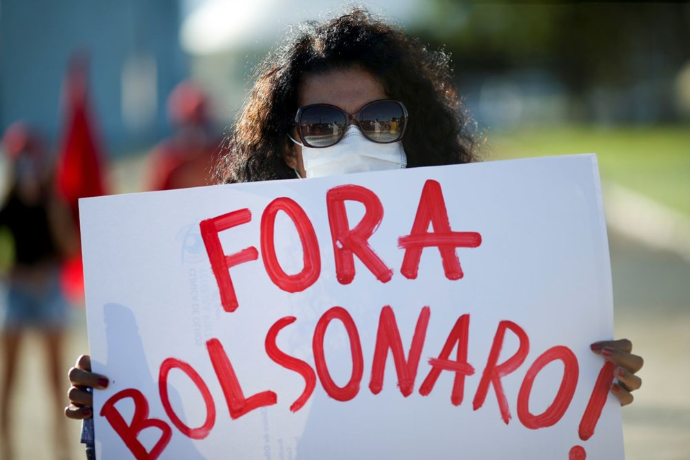 Brezilya'da halk Bolsonaro'nun azli için sokaklarda