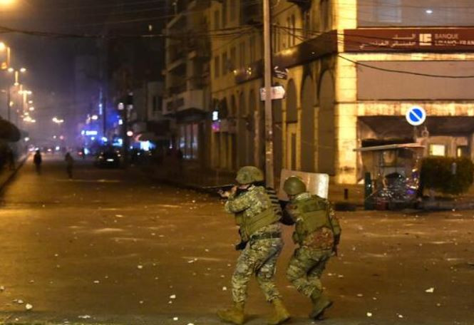Lübnan'da OHAL uzatıldı, ülke karıştı
