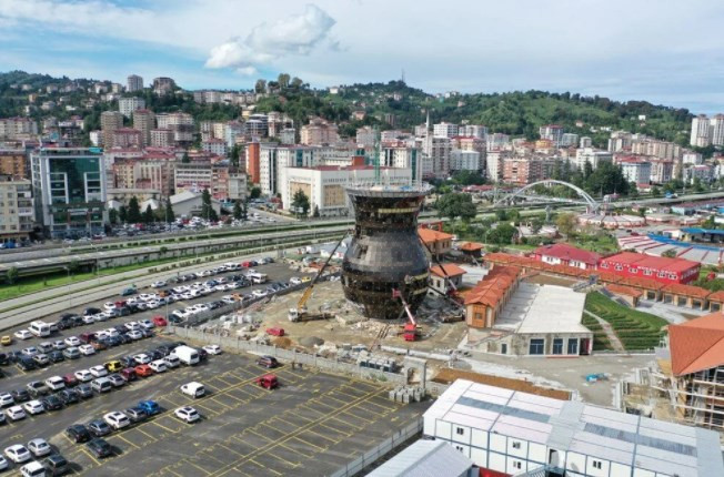 Rize'deki dünyanın en büyük çay bardağı Guinness’e aday
