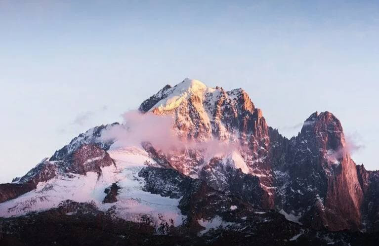 Mont Blanc Zirvesi 20 yılda 2 metre alçaldı