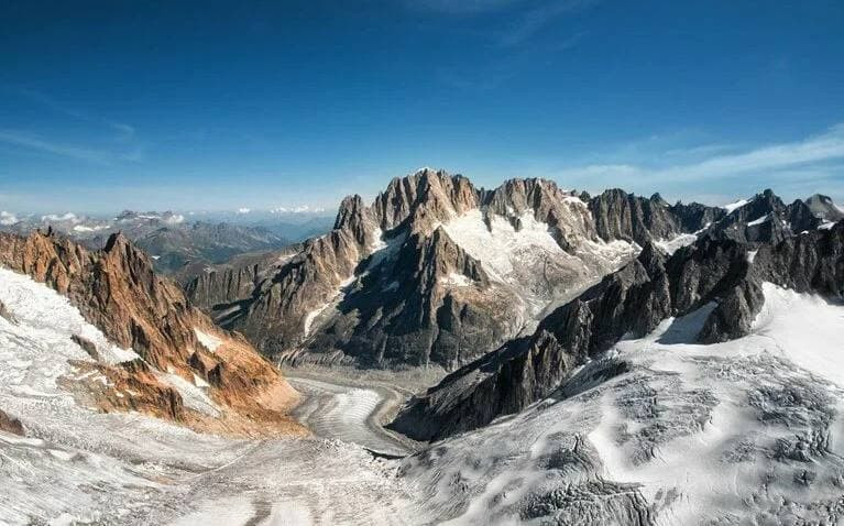 Mont Blanc Zirvesi 20 yılda 2 metre alçaldı
