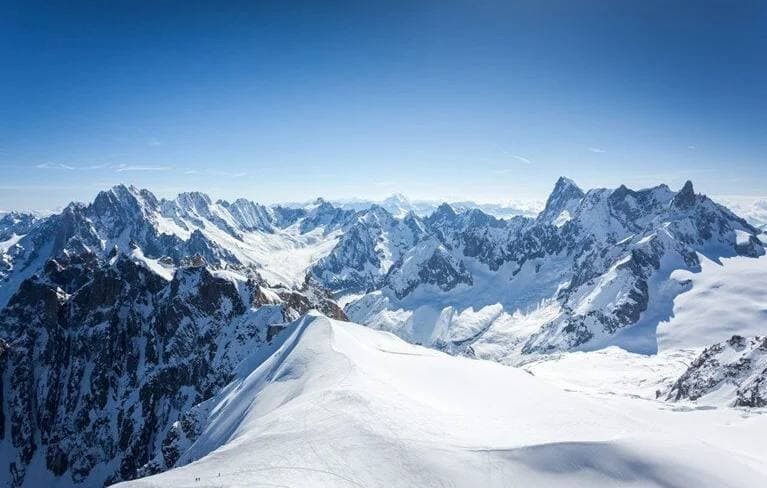 Mont Blanc Zirvesi 20 yılda 2 metre alçaldı