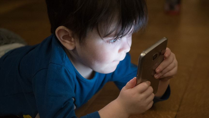 Dikkat: Uzun süre telefon kullanımı bu hastalıkları tetikliyor!