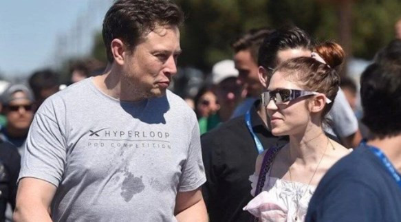 Elon Musk oğlu X AE A-XII ile kamera karşısına geçti
