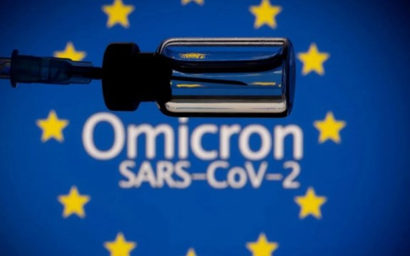 Omikron varyantı ile enfekte olan tam aşılı kişiler süper bağışıklık kazanabilir