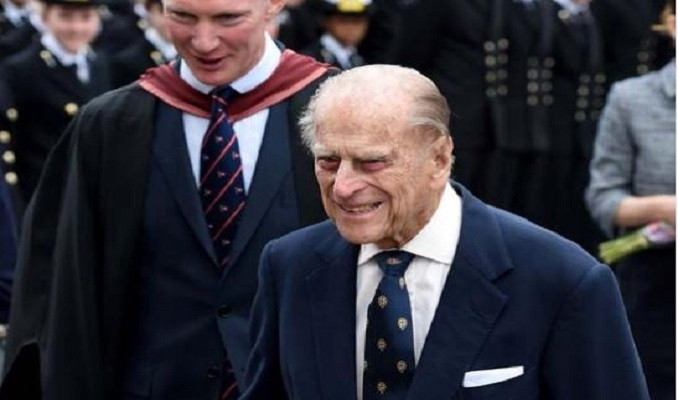 Kraliçe İkinci Elizabeth'in eşi, Edinburgh Dükü'nün hayatı