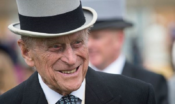 Kraliçe İkinci Elizabeth'in eşi, Edinburgh Dükü'nün hayatı