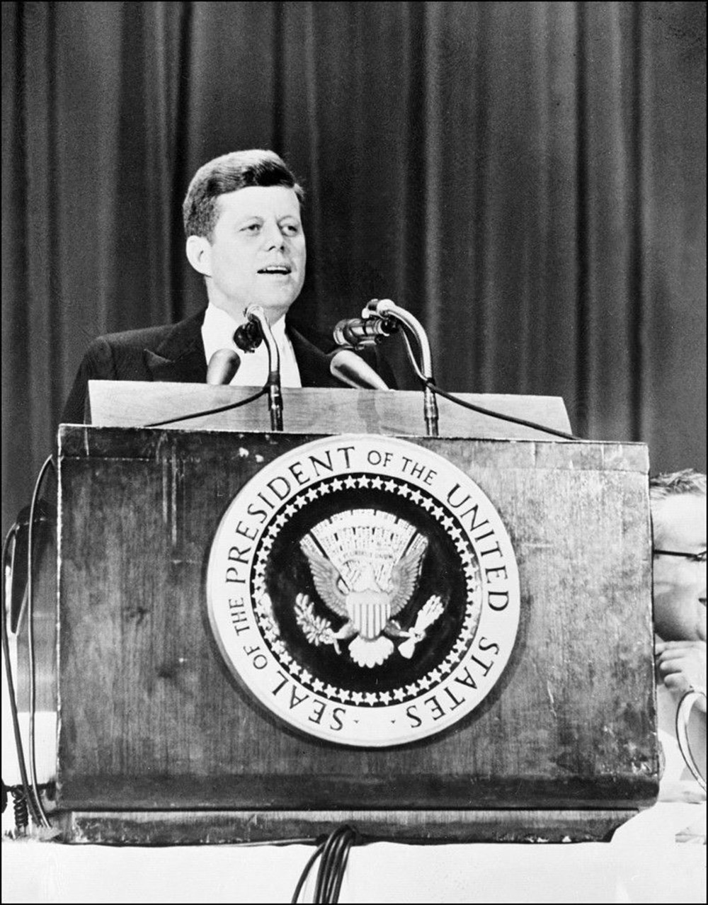 John F. Kennedy’nin yasak aşkına yazdığı mektup açık artırmaya çıkarıldı