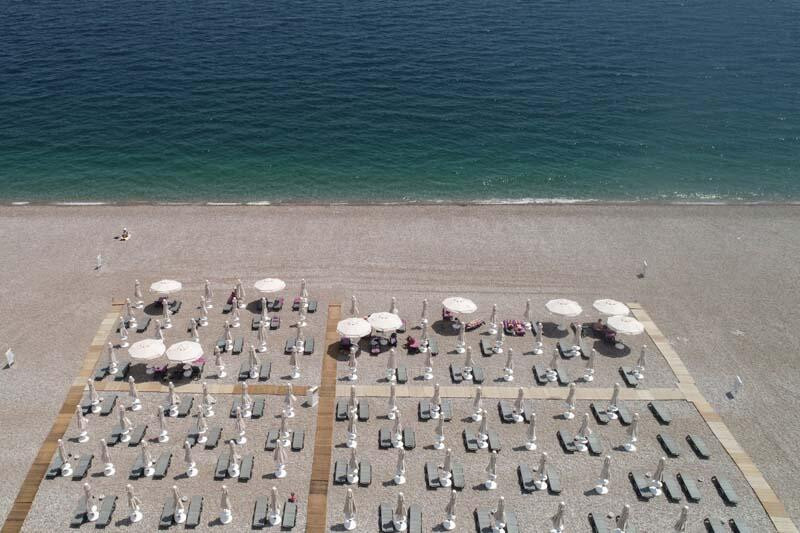 Tam kapanmada denizin keyfini turistler çıkardı!