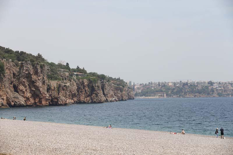 Tam kapanmada denizin keyfini turistler çıkardı!