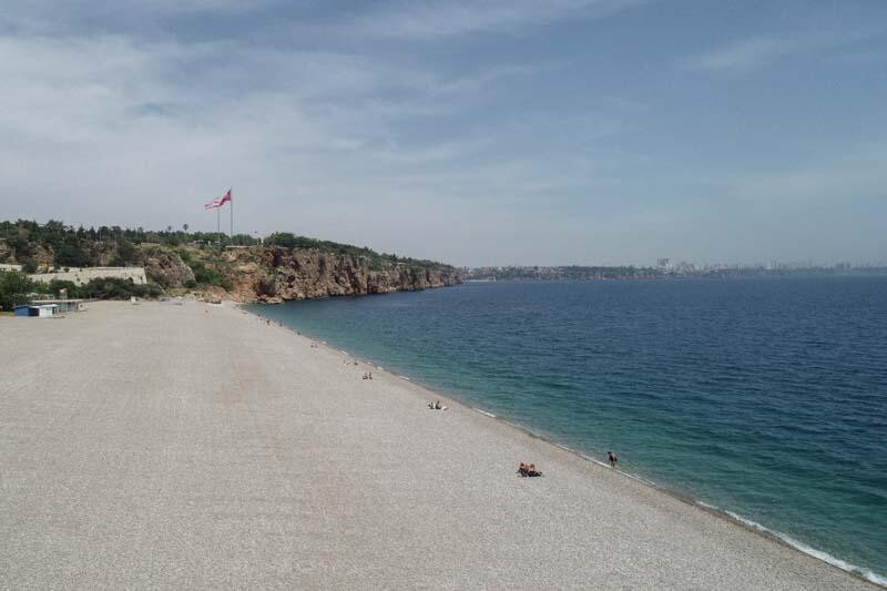 Tam kapanmada denizin keyfini turistler çıkardı!