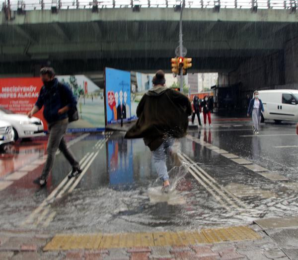 İstanbul'da yağmur etkili oldu
