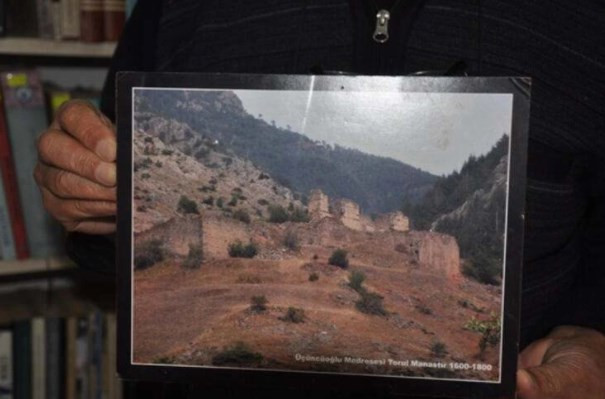 700 yıllık kalenin varisi olan aile, yeni bir kale için devrede