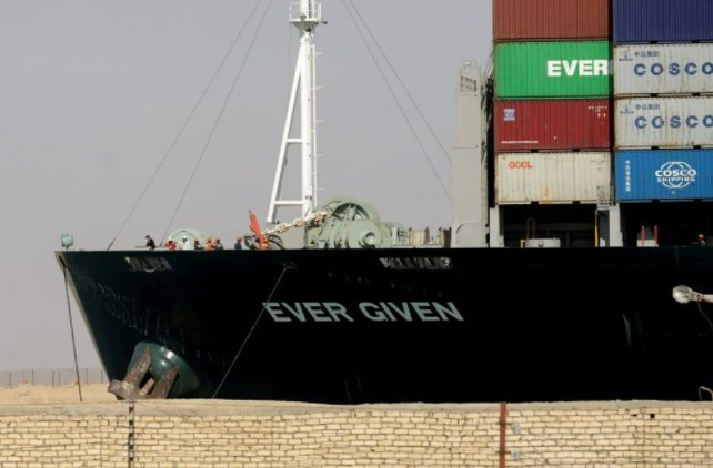 Süveyş Kanalı'nı tıkayan The Ever Given Hollanda'ya doğru yola çıktı