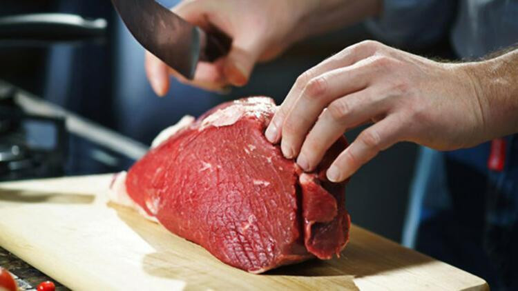 Kırmızı et alerjisi nedir? Kırmızı et alerjisi belirtileri nelerdir?