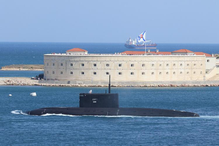 Putin bizzat denetledi! Yeni Rus 'savaşçılar' tatbikatta