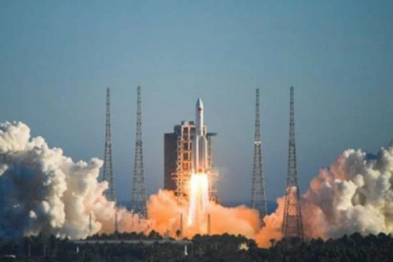 Dünya'yı tehdit edecek asteroide roket