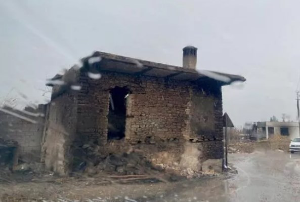 Cennet köy Kalemler şimdi savaştan çıkmış gibi