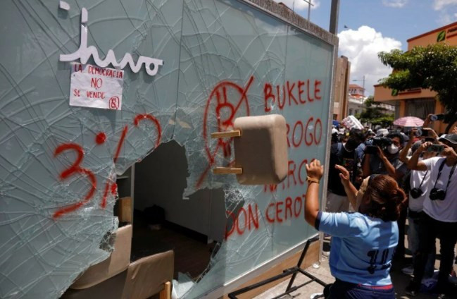 Bitcoin, El Salvador'da binlerce kişi tarafından protesto edildi