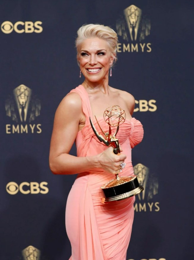 73. Emmy Ödülleri sahiplerini buldu, aşısızlar törene alınmadı