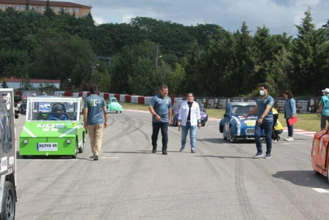 TEKNOFEST’te elektrikli araç yarışlarında final heyecanı