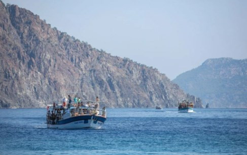 Maldivler'e benzetilen Suluada'ya ziyaretçi akını