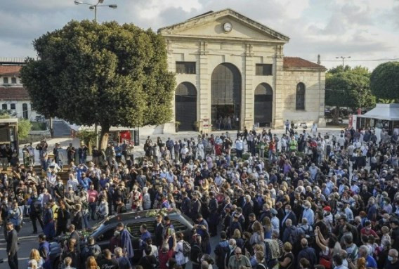 Yunanistan sanatçı Mikis Theodorakis'i uğurluyor