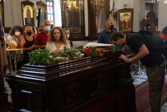 Yunanistan sanatçı Mikis Theodorakis'i uğurluyor