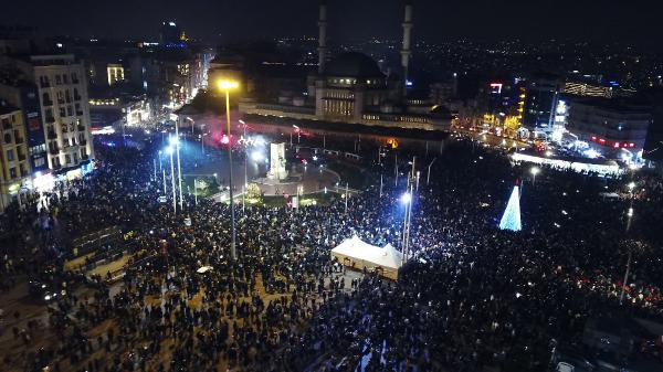 2022'ye coşkulu karşılama