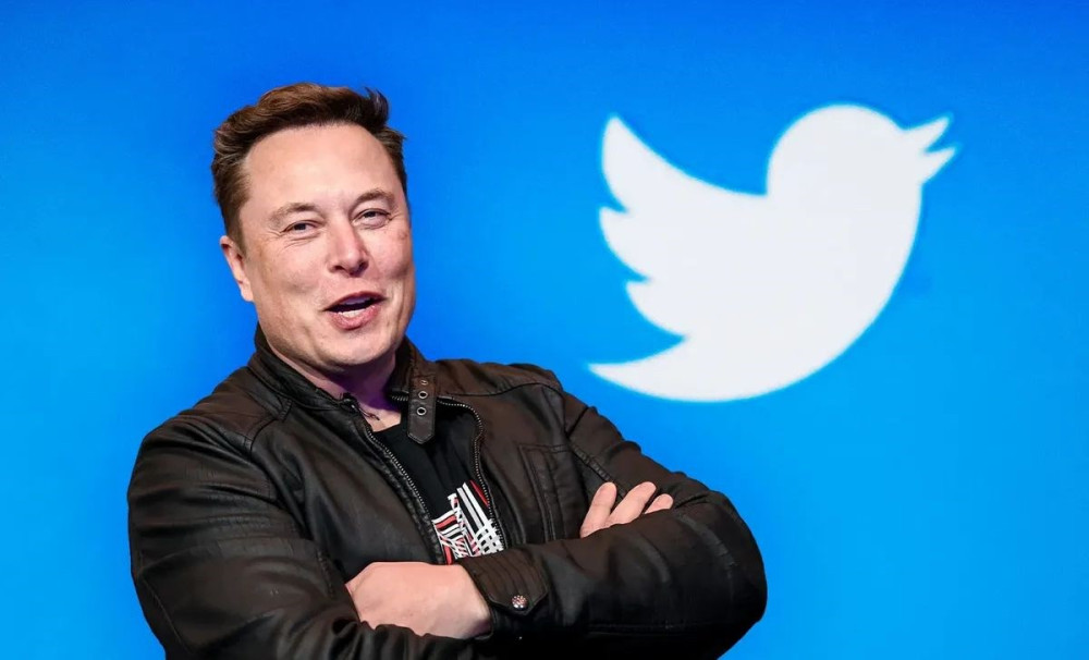 Twitter'ı satın aldı: Irkçı paylaşımlar 5 kat arttı!