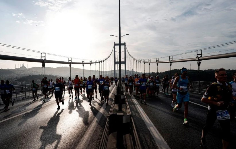 44. İstanbul Maratonu'ndan ilginç kareler