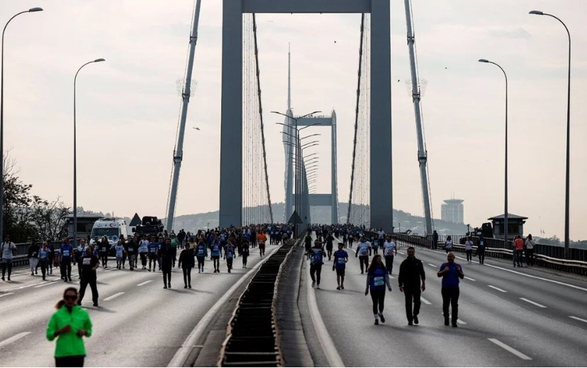 44. İstanbul Maratonu'ndan ilginç kareler