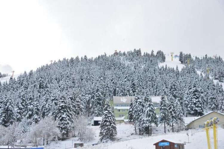 Uludağ’da beklenen kar yağmadı... Kayak sezonu açılamadı!