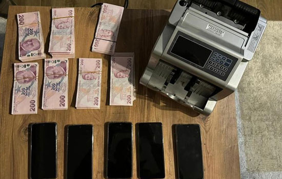 37 milyonluk vurgunla lüks yaşam... İşte ikizlerin tatil fotoğrafları