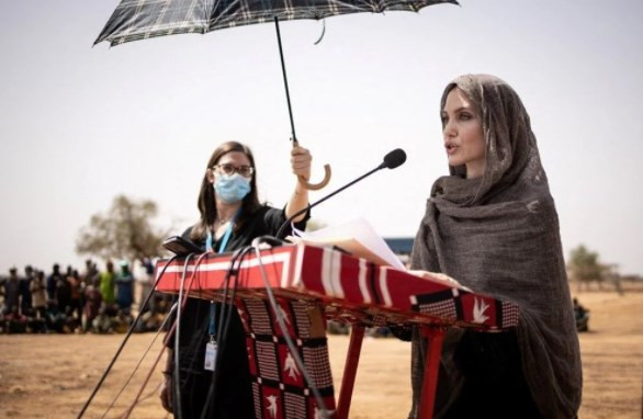 Angelina Jolie Afgan kadınlarına yönelik üst düzey konferansta konuştu