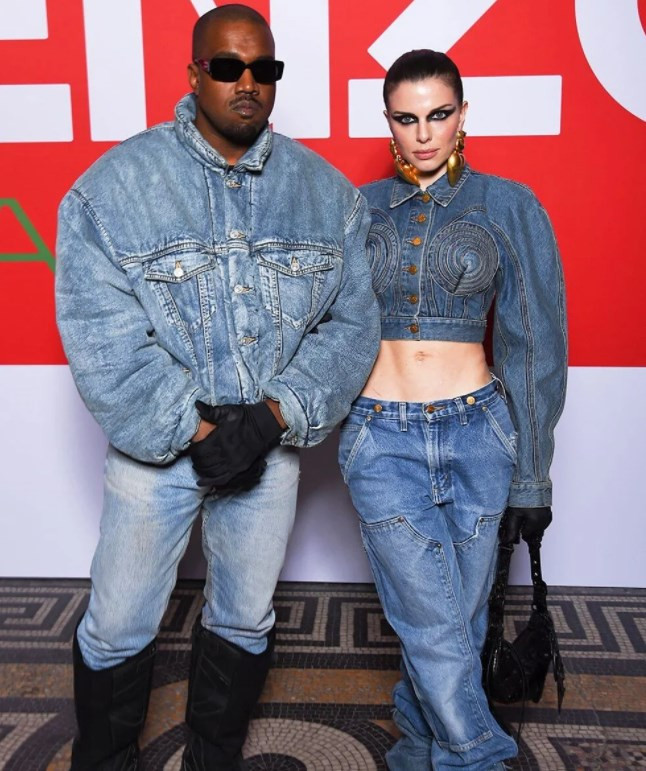 Kanye West'in sevgilisi Julia Fox'un başörtüsü Fransa'da tartışmaları alevlendirdi