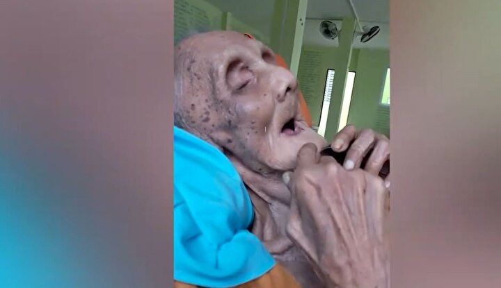 109 yaşındaki keşişin videosu sosyal medyada viral oldu