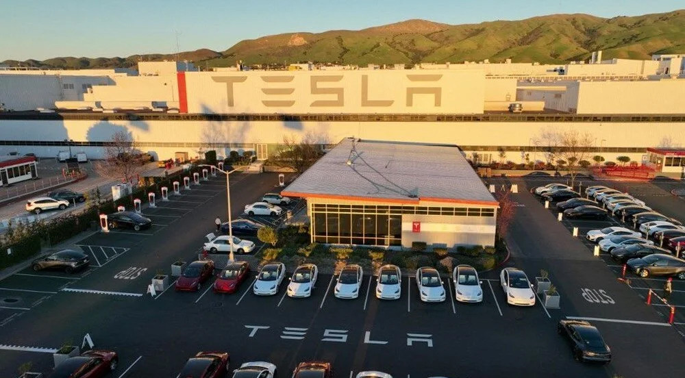 Musk ve Biden arasında sular durulmuyor: Kimse seni izlemiyor!